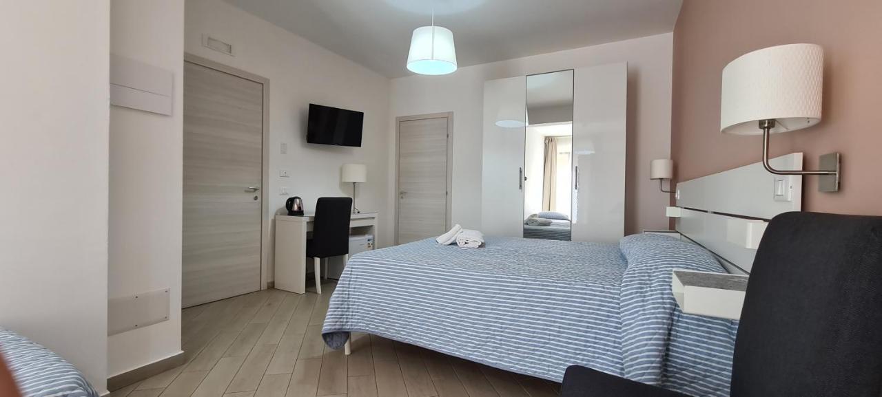 Belvedere Rent Rooms Кампофеличе ди Рокела Екстериор снимка