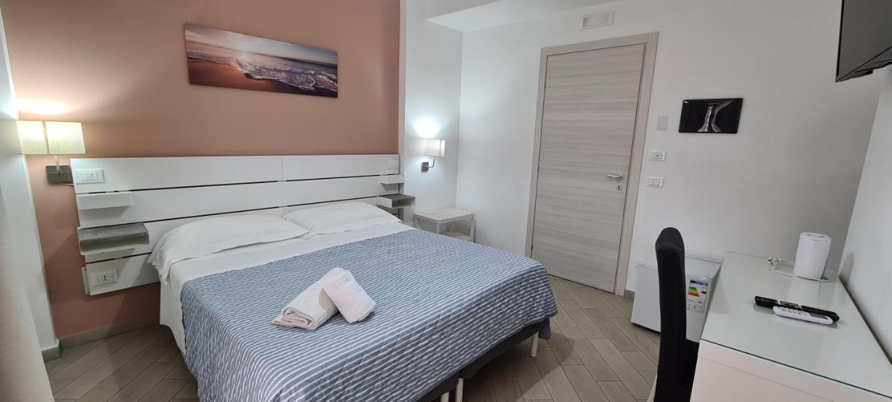 Belvedere Rent Rooms Кампофеличе ди Рокела Екстериор снимка