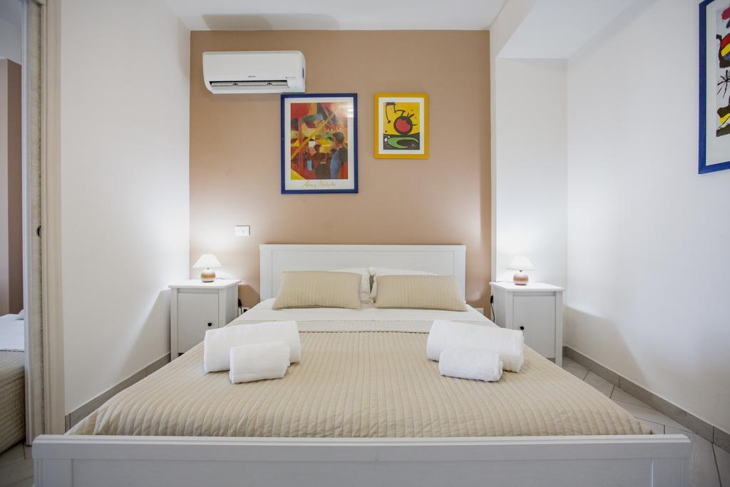 Belvedere Rent Rooms Кампофеличе ди Рокела Екстериор снимка