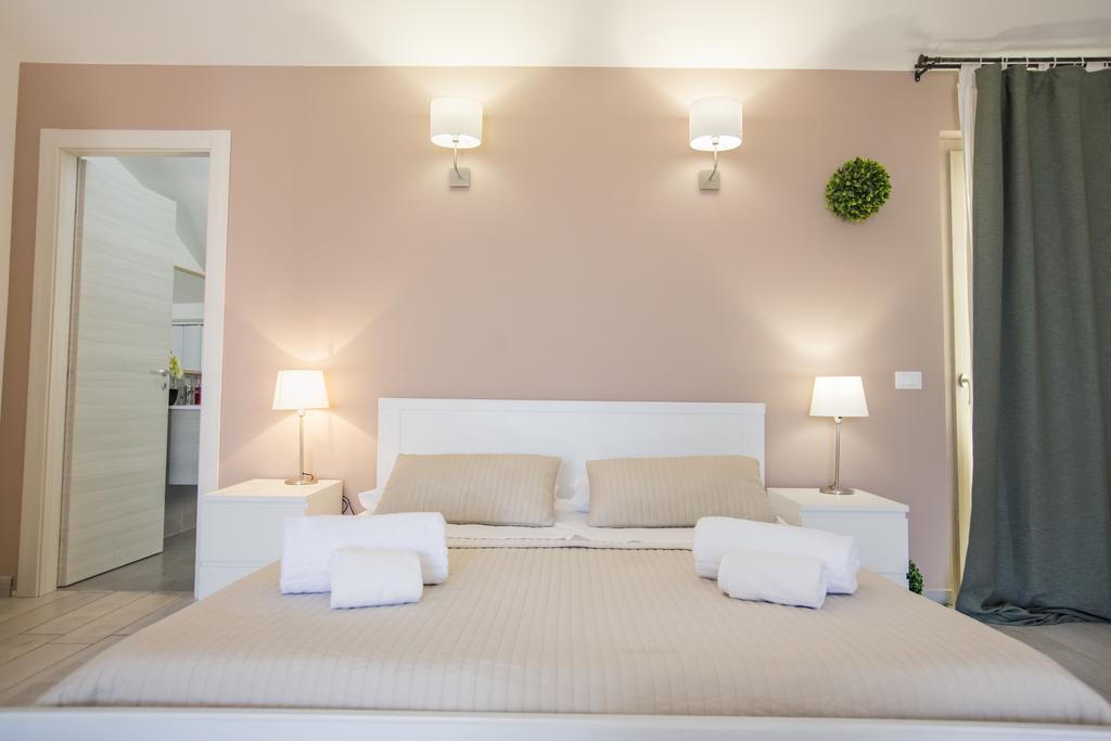 Belvedere Rent Rooms Кампофеличе ди Рокела Екстериор снимка
