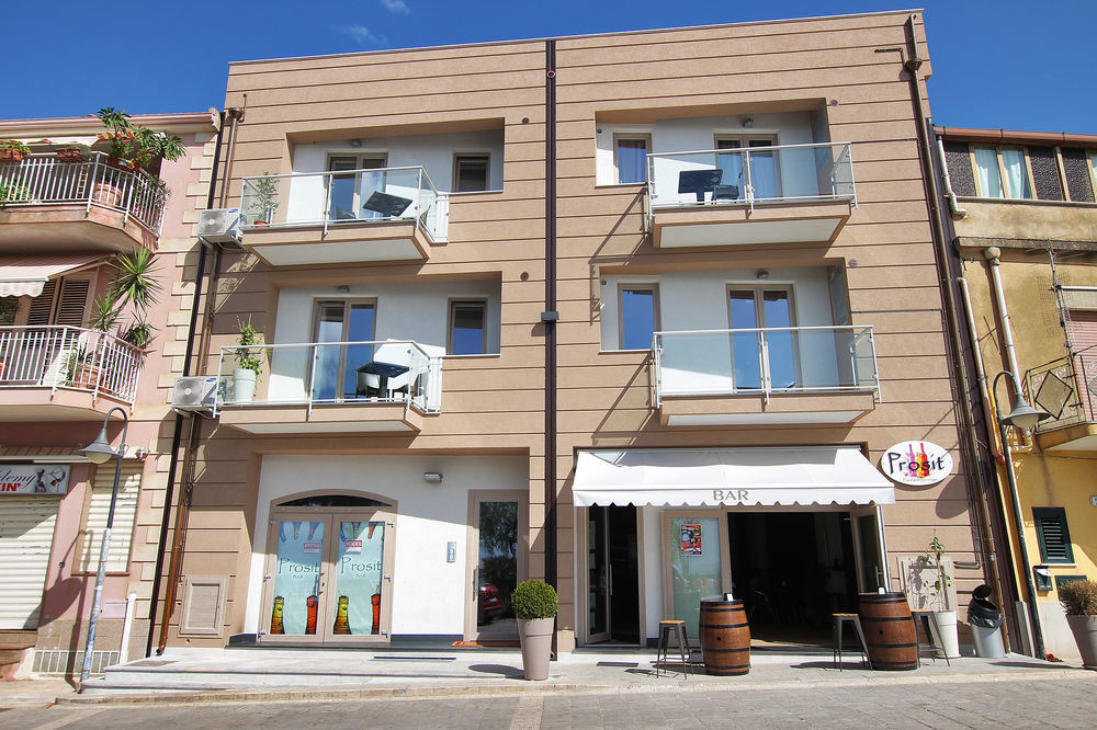 Belvedere Rent Rooms Кампофеличе ди Рокела Екстериор снимка