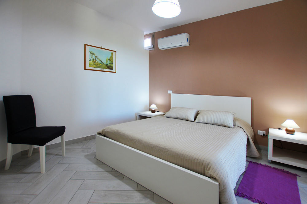 Belvedere Rent Rooms Кампофеличе ди Рокела Екстериор снимка